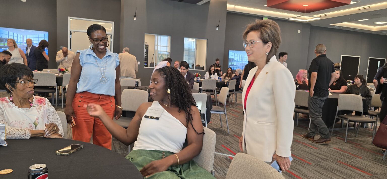 Bakersfield Mayor, Karen Goh saying hello to the Denweed Family (Photo Credit: Cecil Egbele)