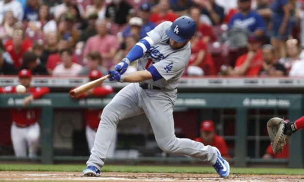 Dodgers Suffer Rough Losses to Reds, Yankees