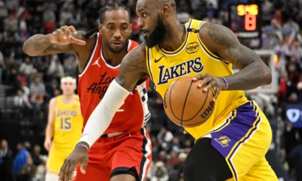 Lakers Dominate Clippers in 122-97 Victory as LeBron Shines