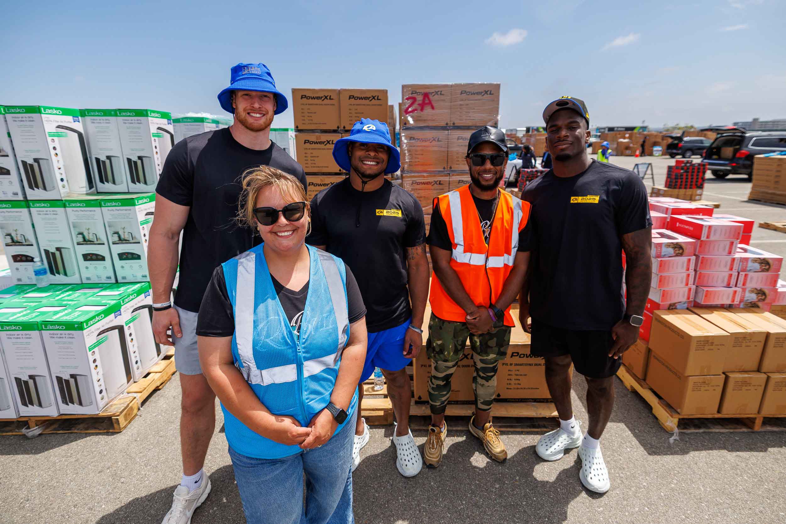 Ram Rookies Team Up For Fire Relief Efforts In Los Angeles Pic
