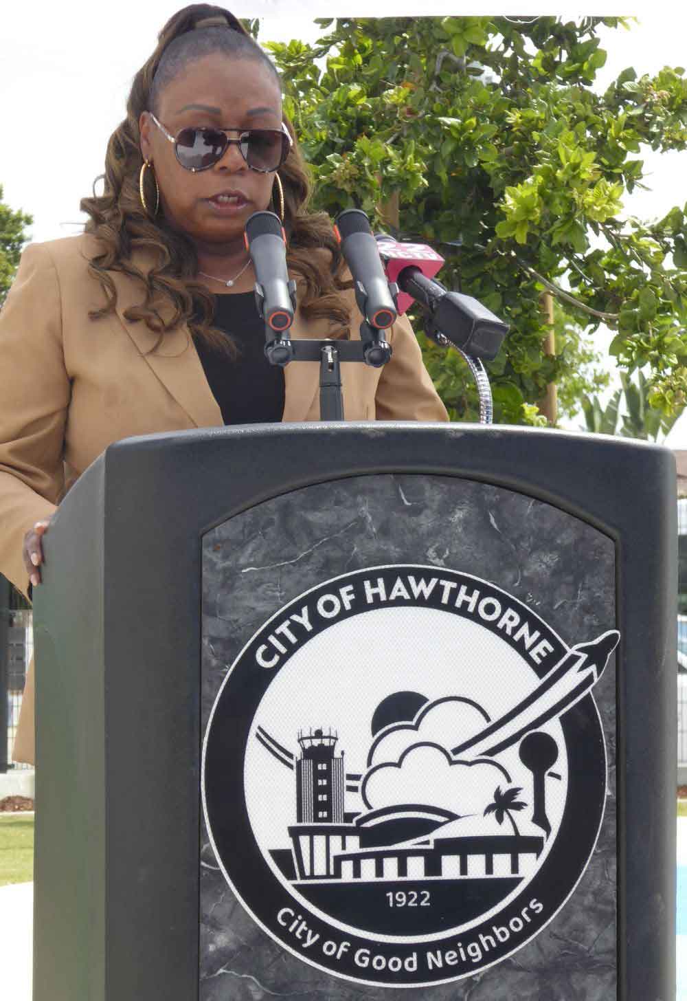 Zela Davis Park Ribbon Cutting Ceremony In “The City Of Good Neighbors” Pic 1