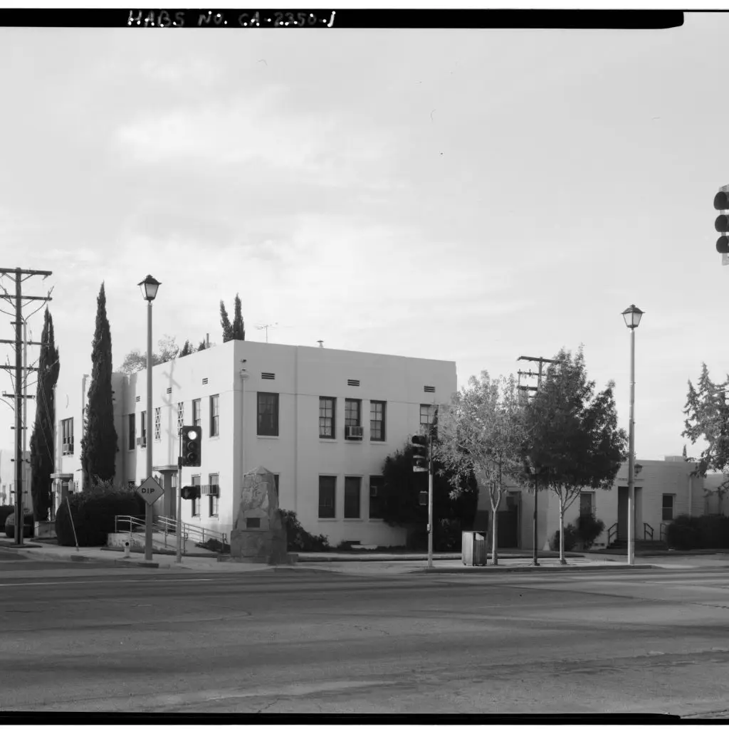 LANCASTER COUNTY CENTER FROM LANCASTER BOULEVARD, CAMERA FACING SOUTHWEST. - Lancaster County Center, 4845 Ceder Avenue, Lancaster, Los Angeles County, CA